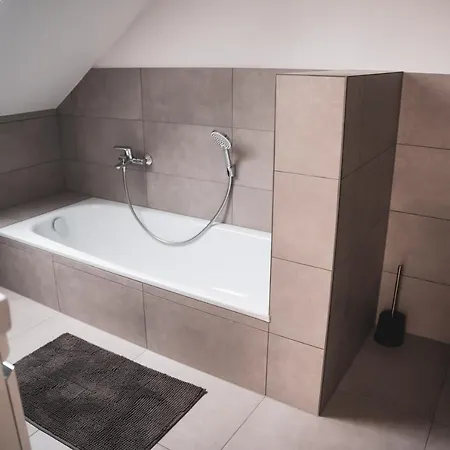 Apartment 150 Qm Maisonnette R Mit 4 Schlafzimmern Und Galerie Wallertheim