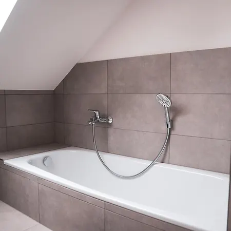 150 Qm Maisonnette R Mit 4 Schlafzimmern Und Galerie Apartment Wallertheim